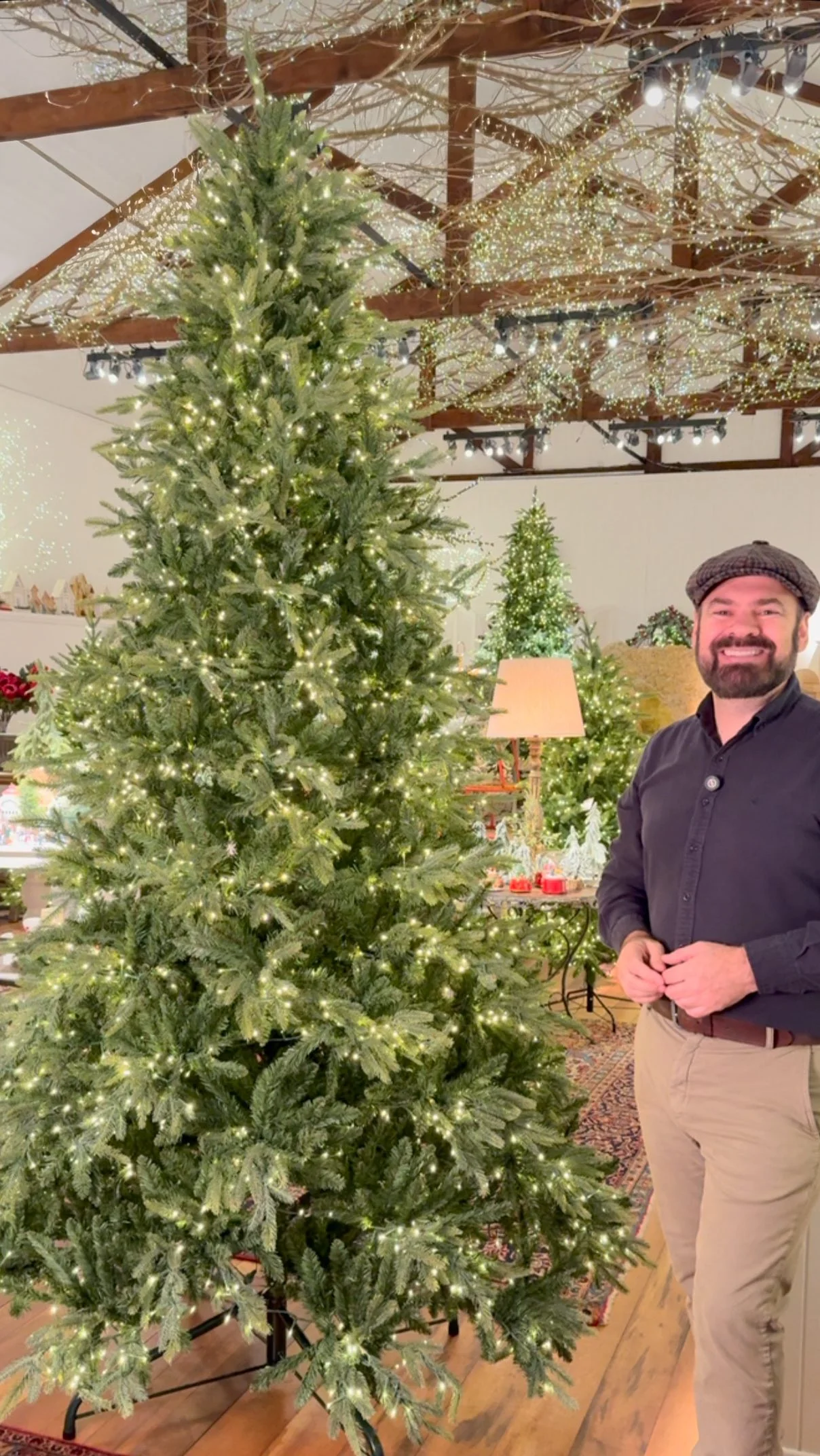 Árvore de Natal em showroom